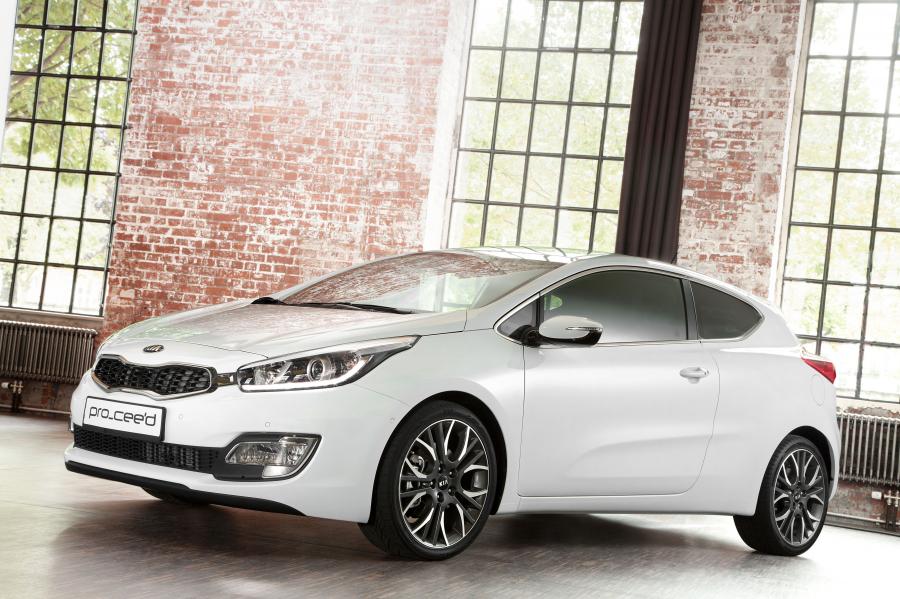  Kia pro_cee&rsquo;d 2013 года  (фото 17 из 51)